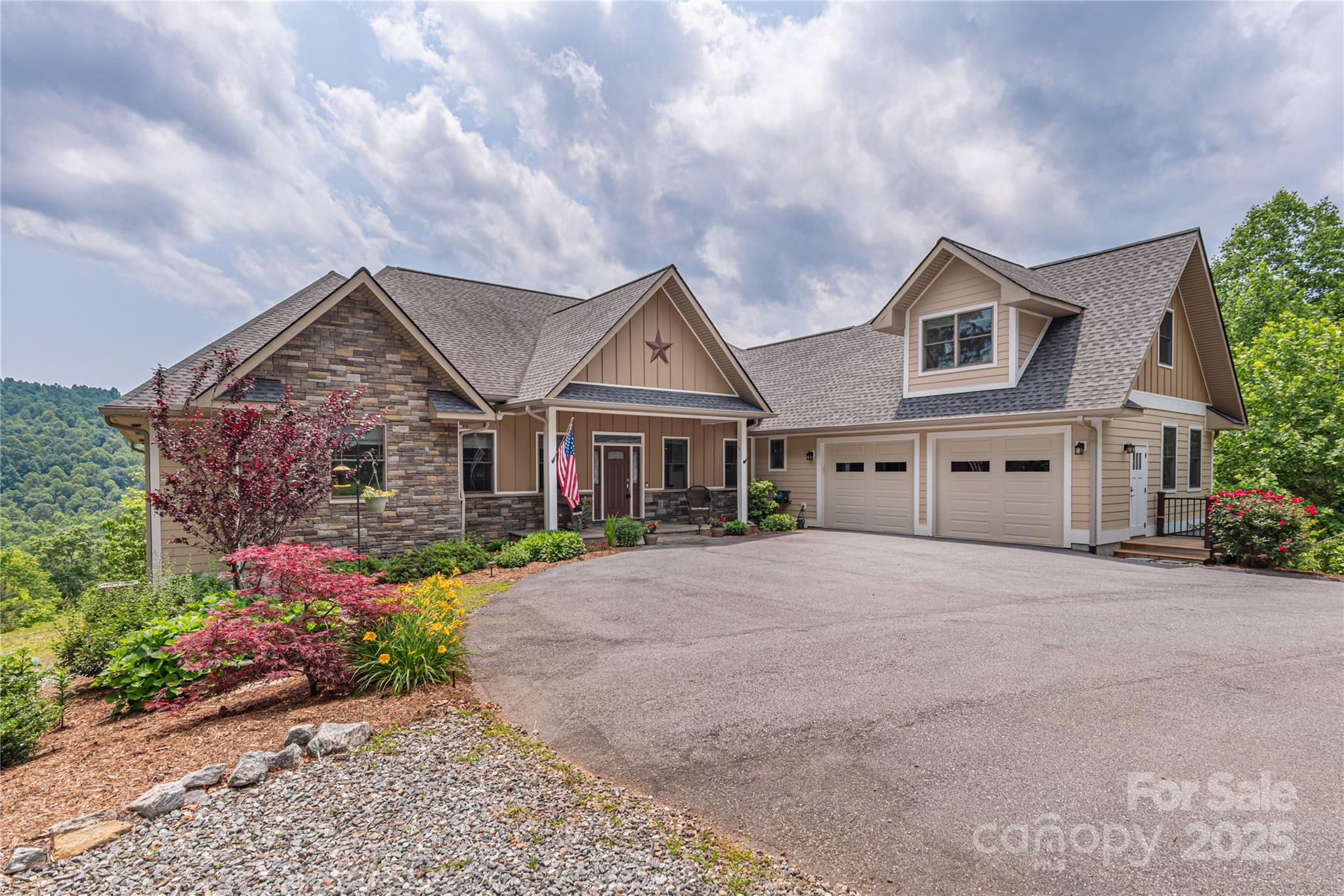930 Big Raven, Saluda, NC. property listing photo
