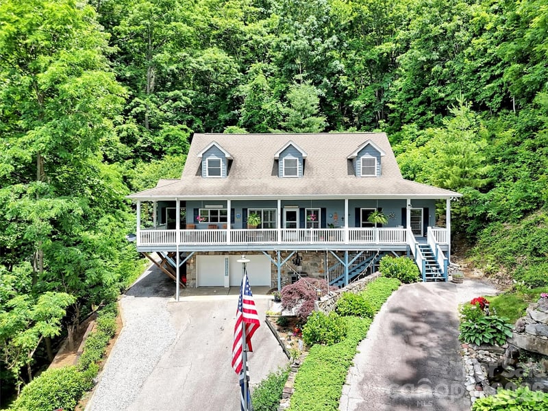 28 Mountain Breeze Drive, Maggie Valley, NC - 3 beds, 3.5 baths, 4,418 sqft - $895,000