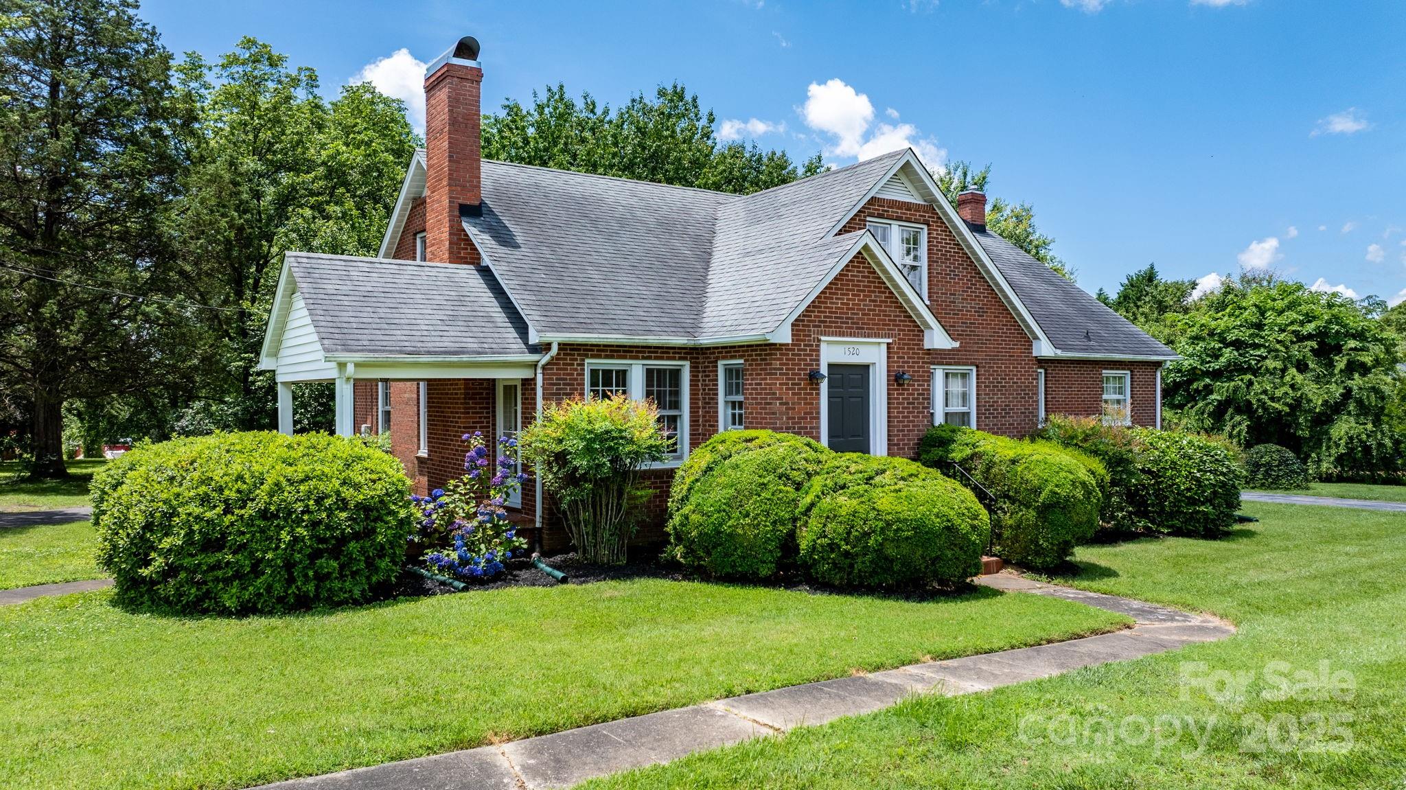 1520 21st Avenue NE, Hickory, NC. property listing photo