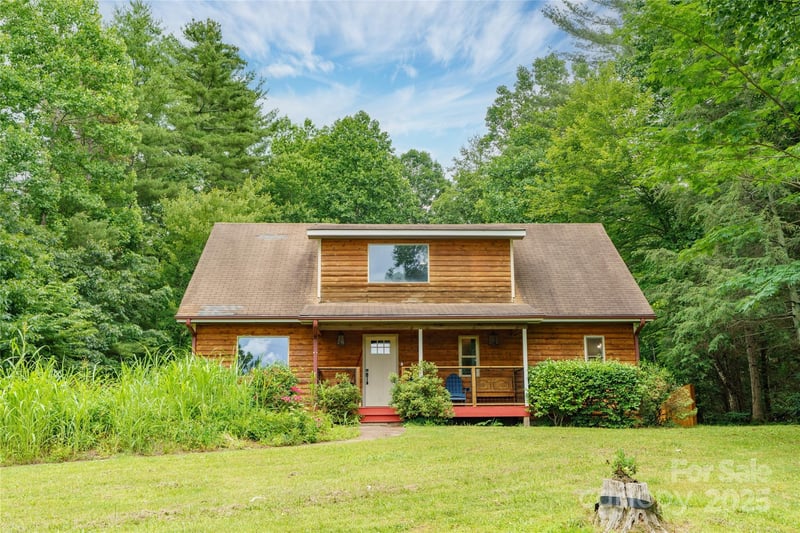 204 Terrys Gap Loop Road, Fletcher, NC - 3 beds, 3 baths, 2,008 sqft - $450,000