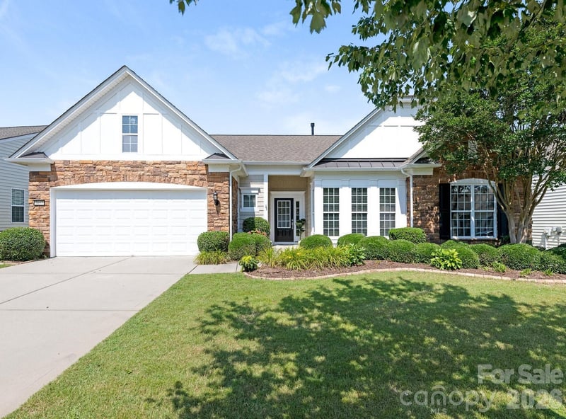 7057 Shenandoah Drive, Fort Mill, SC - 3 beds, 2.5 baths, 2,525 sqft - $669,900