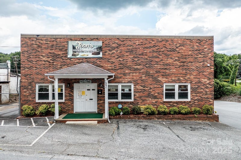107 Light Street, Lenoir, NC -  - $274,900