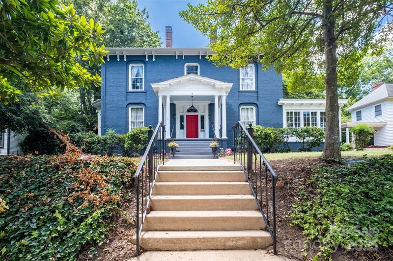 154 Union, Concord, NC - 3 beds, 3 baths, 3,693 sqft - $699,900