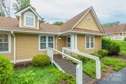 1303 Hyde Park Drive, Asheville, NC - 3 beds, 2 baths, 1,531 sqft - $359,000