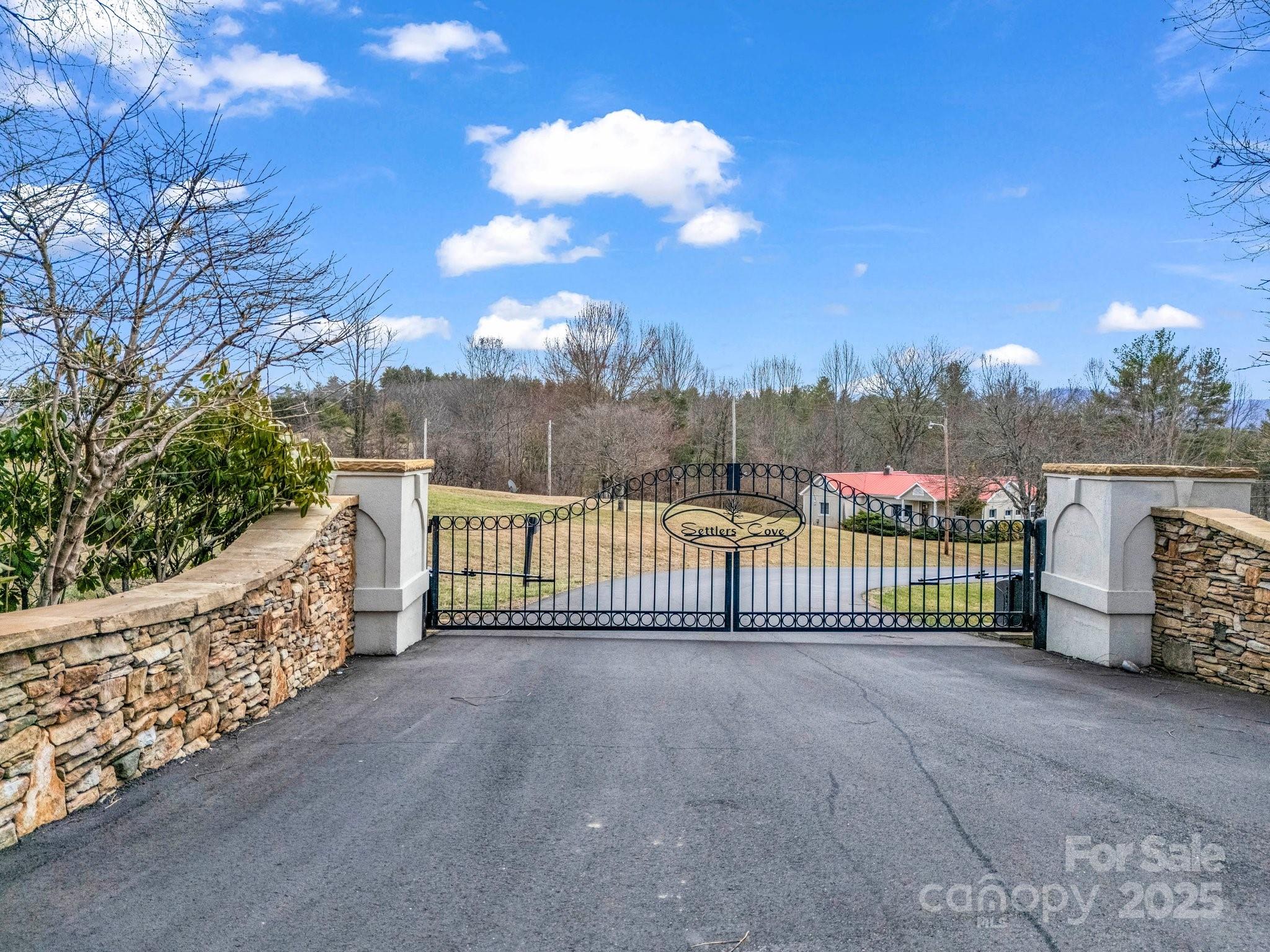 9999 Gabriels Creek Road Apt 42, Mars Hill, NC. property listing photo