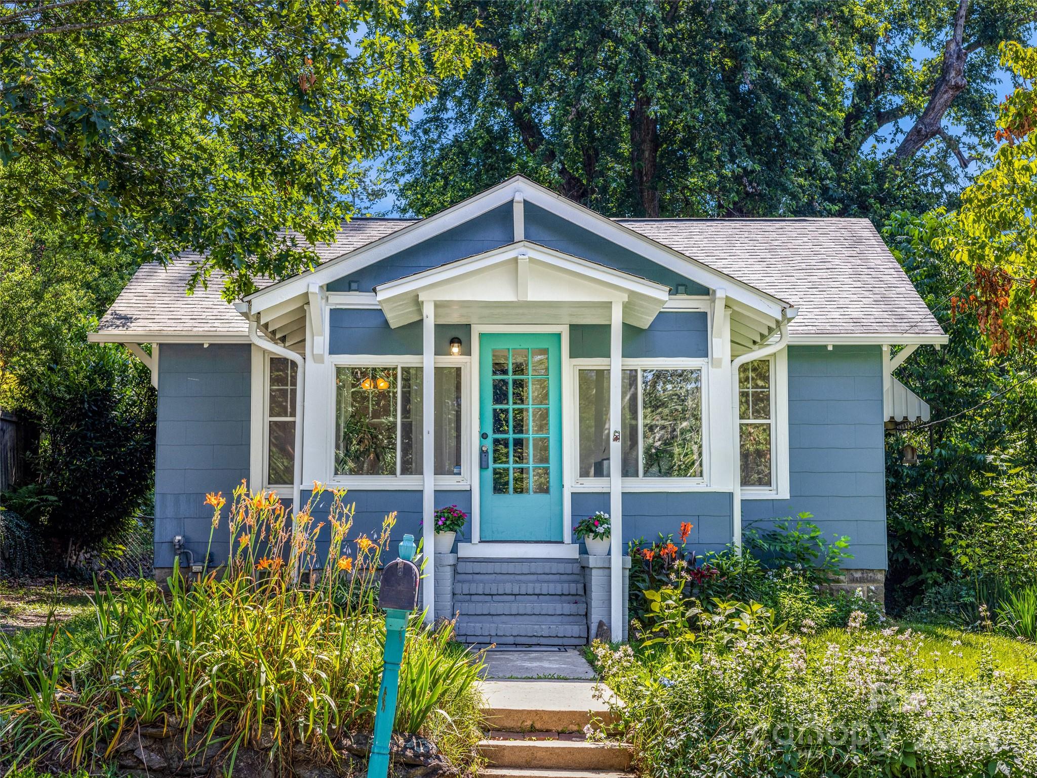 11 Craig Circle, Asheville, NC. property listing photo