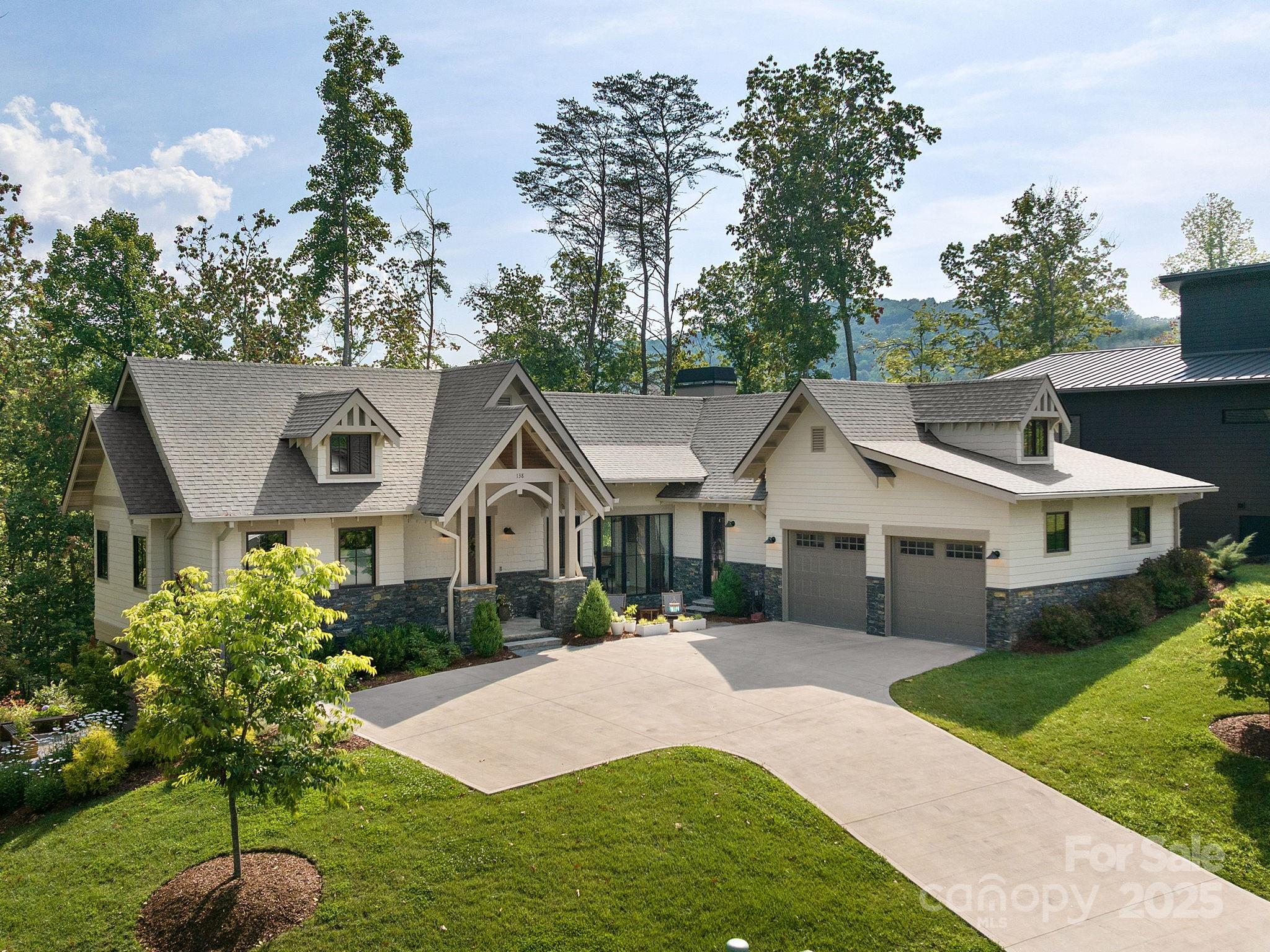138 Riverbend Forest Drive, Asheville, NC. property listing photo
