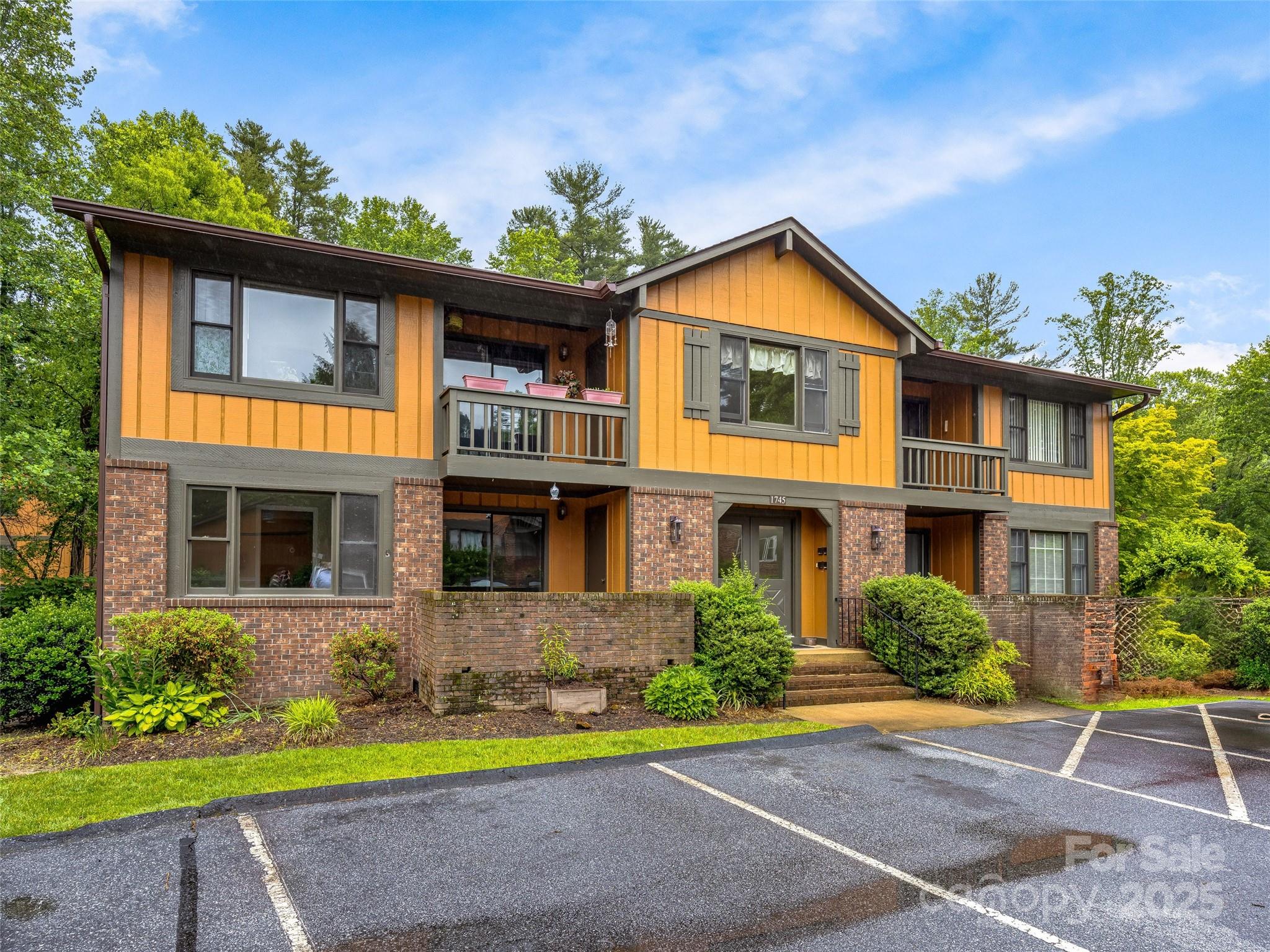 1745 Haywood Manor Road A, Hendersonville, NC. property listing photo