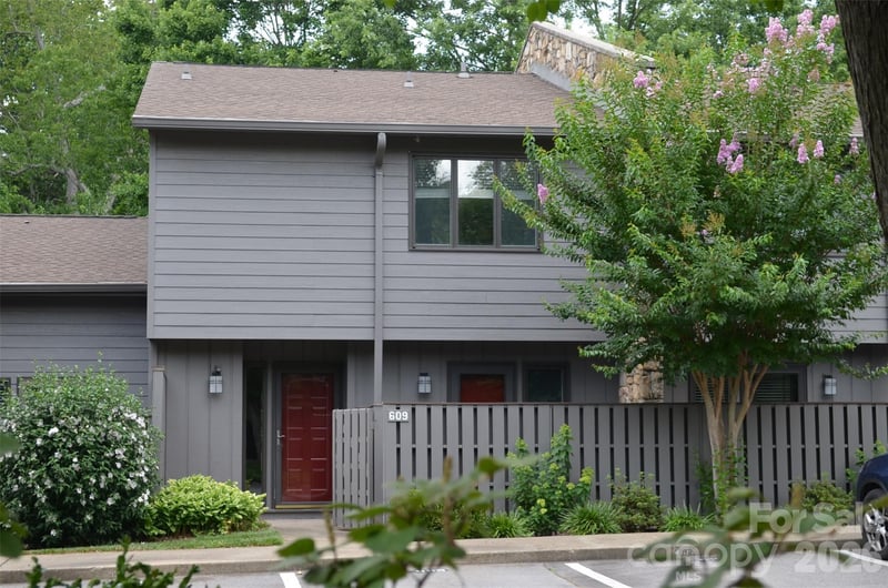 609 Crowfields Lane, Asheville, NC - 2 beds, 2.5 baths, 1,864 sqft - $469,000