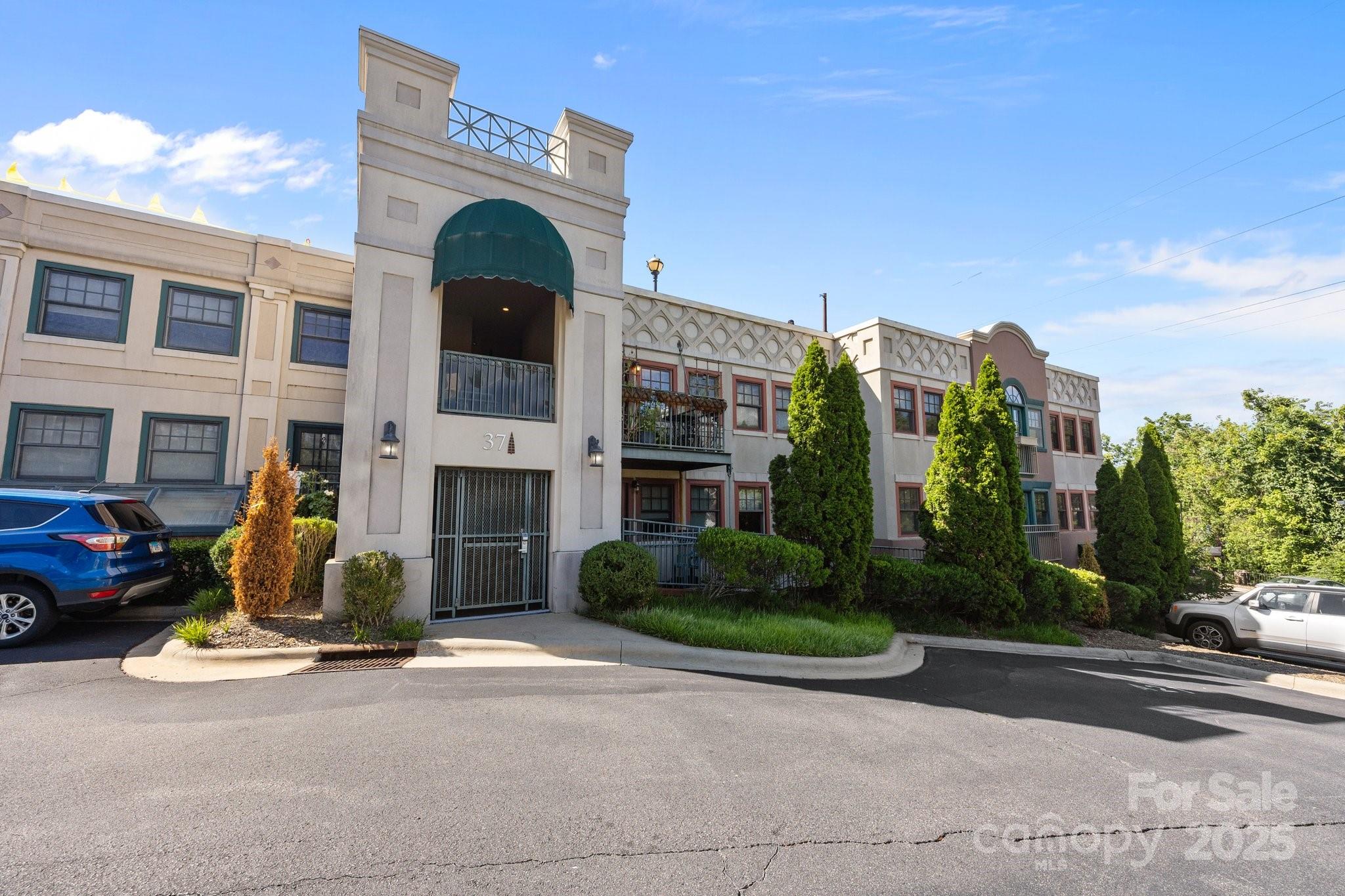 37 Hiawassee W102, Asheville, NC. property listing photo