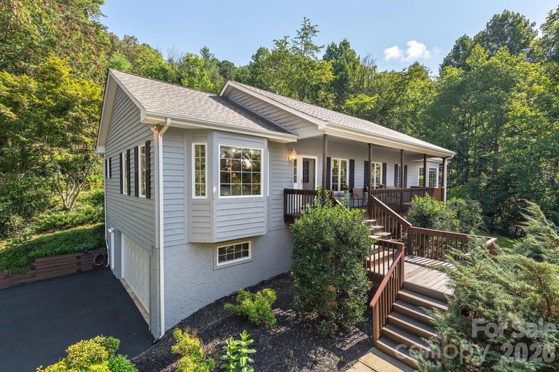 212 Blue Ridge Vista, Asheville, NC - 3 beds, 2 baths, 1,788 sqft - $599,000