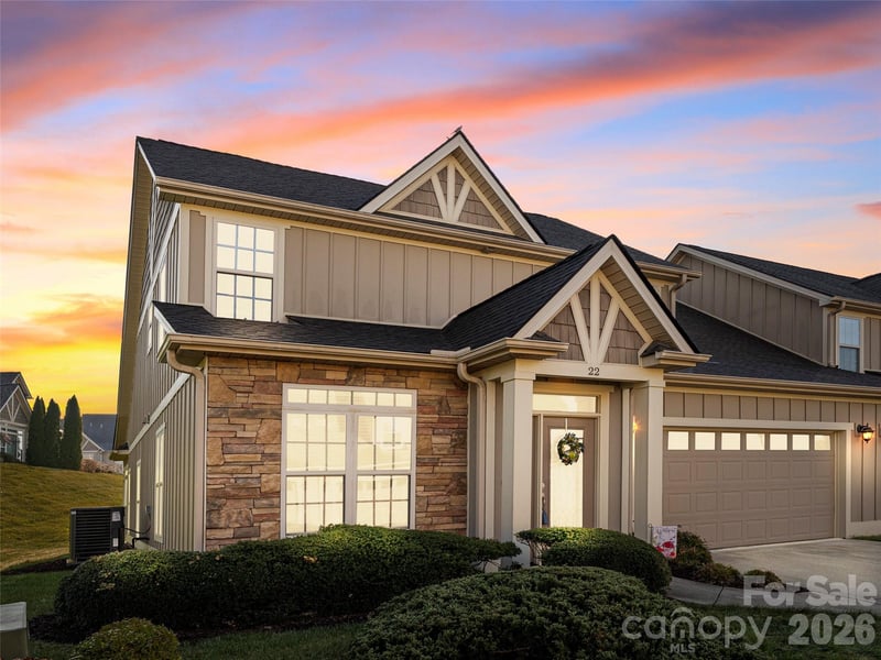 22 Florian Lane, Fletcher, NC - 3 beds, 2.5 baths, 2,351 sqft - $499,000