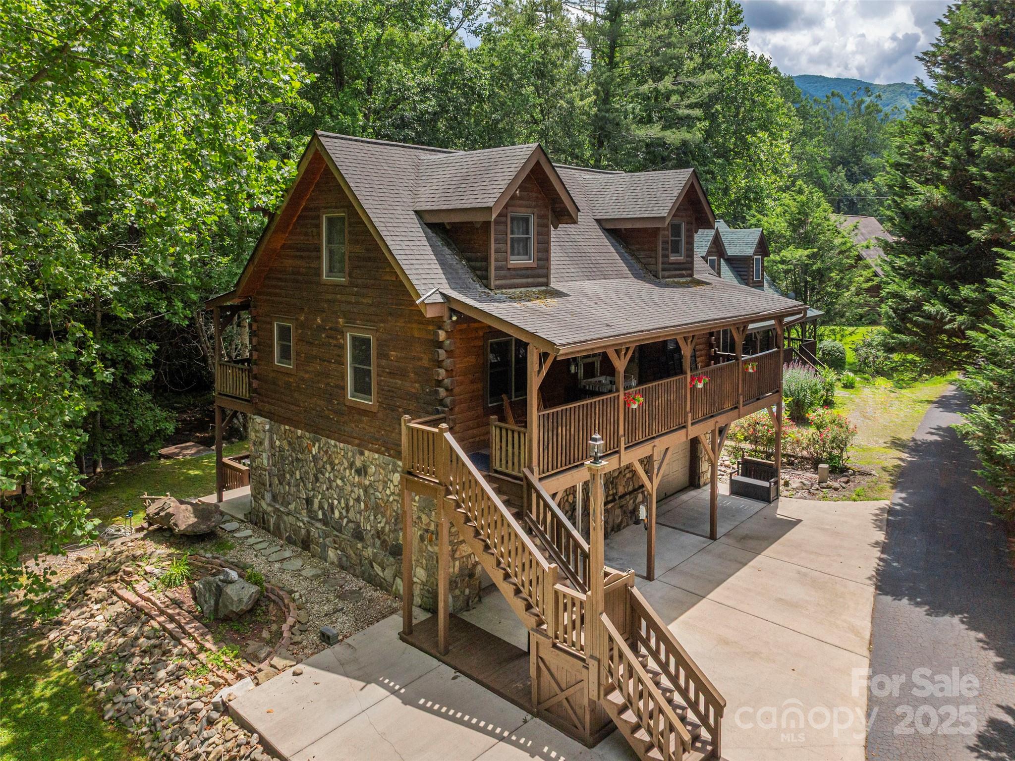 15 Breezy Creek Lane, Maggie Valley, NC. property listing photo
