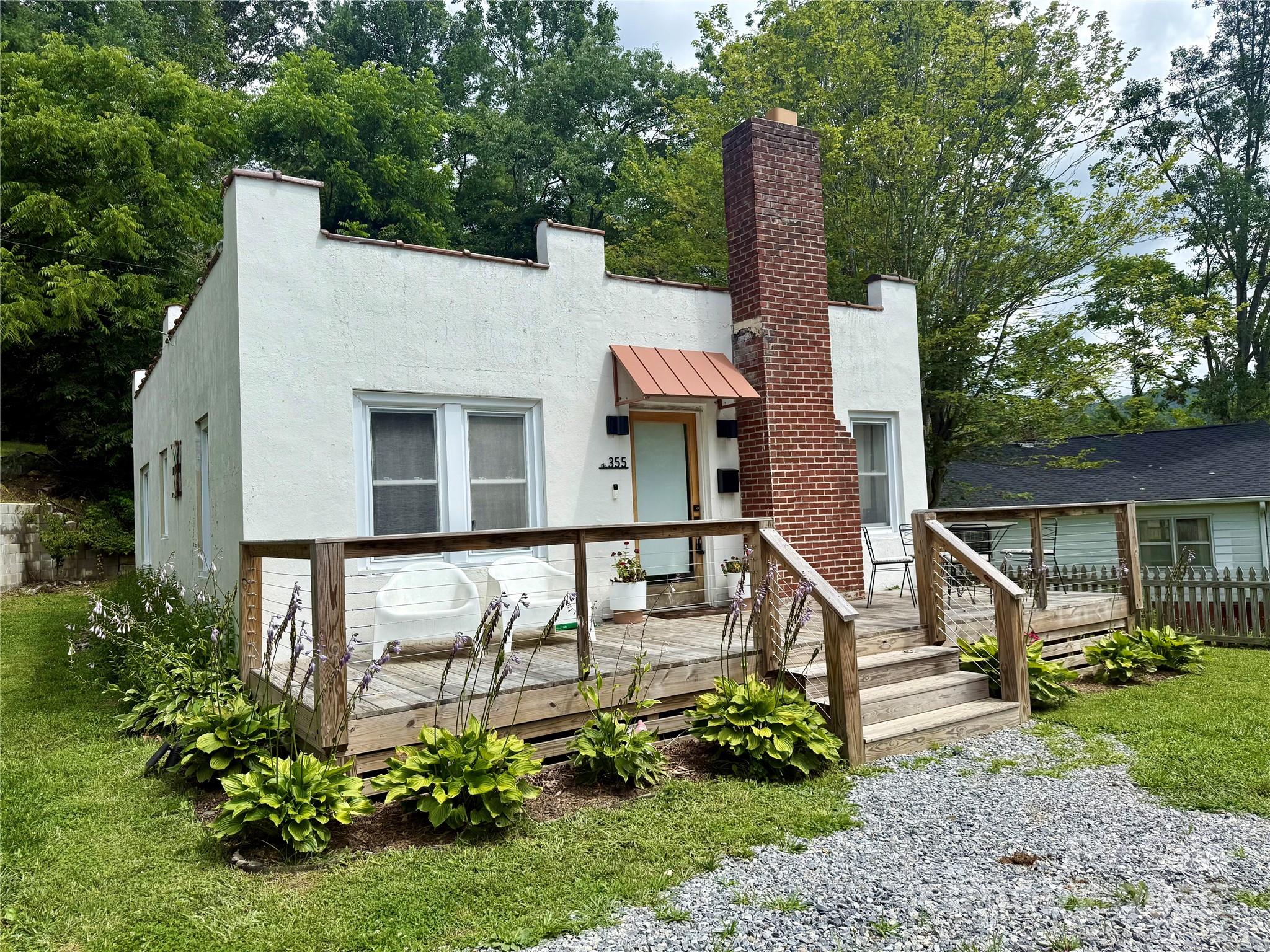 355 Walnut, Spruce Pine, NC. property listing photo