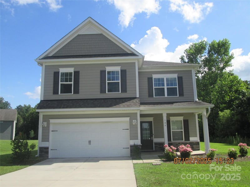 504 Stone River, Mount Holly, NC - 4 beds, 3 baths, 2,650 sqft - $455,000
