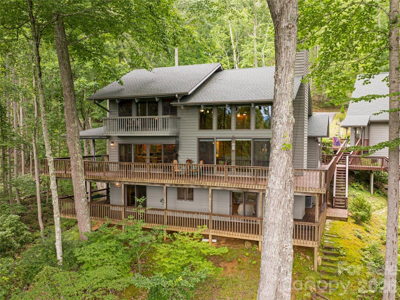 163 Tweetys Knoll, Burnsville, NC - 3 beds, 4.5 baths, 3,678 sqft - $1,385,000