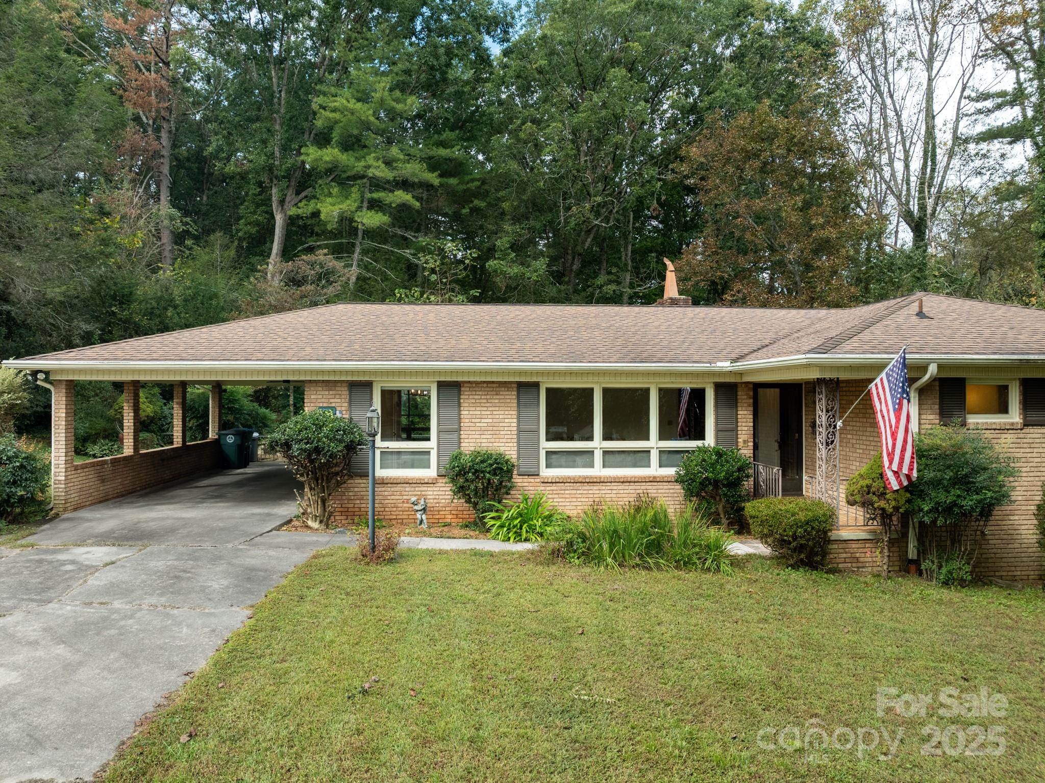 3321 Hollyhill Circle, Valdese, NC. property listing photo