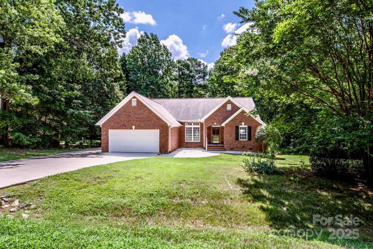135 Woodstork Cove Drive, Mooresville, NC. property listing photo