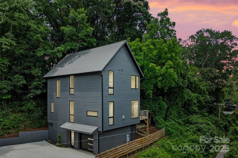 43 Waynesville Avenue, Asheville, NC - 3 beds, 3 baths, 2,458 sqft - $929,000
