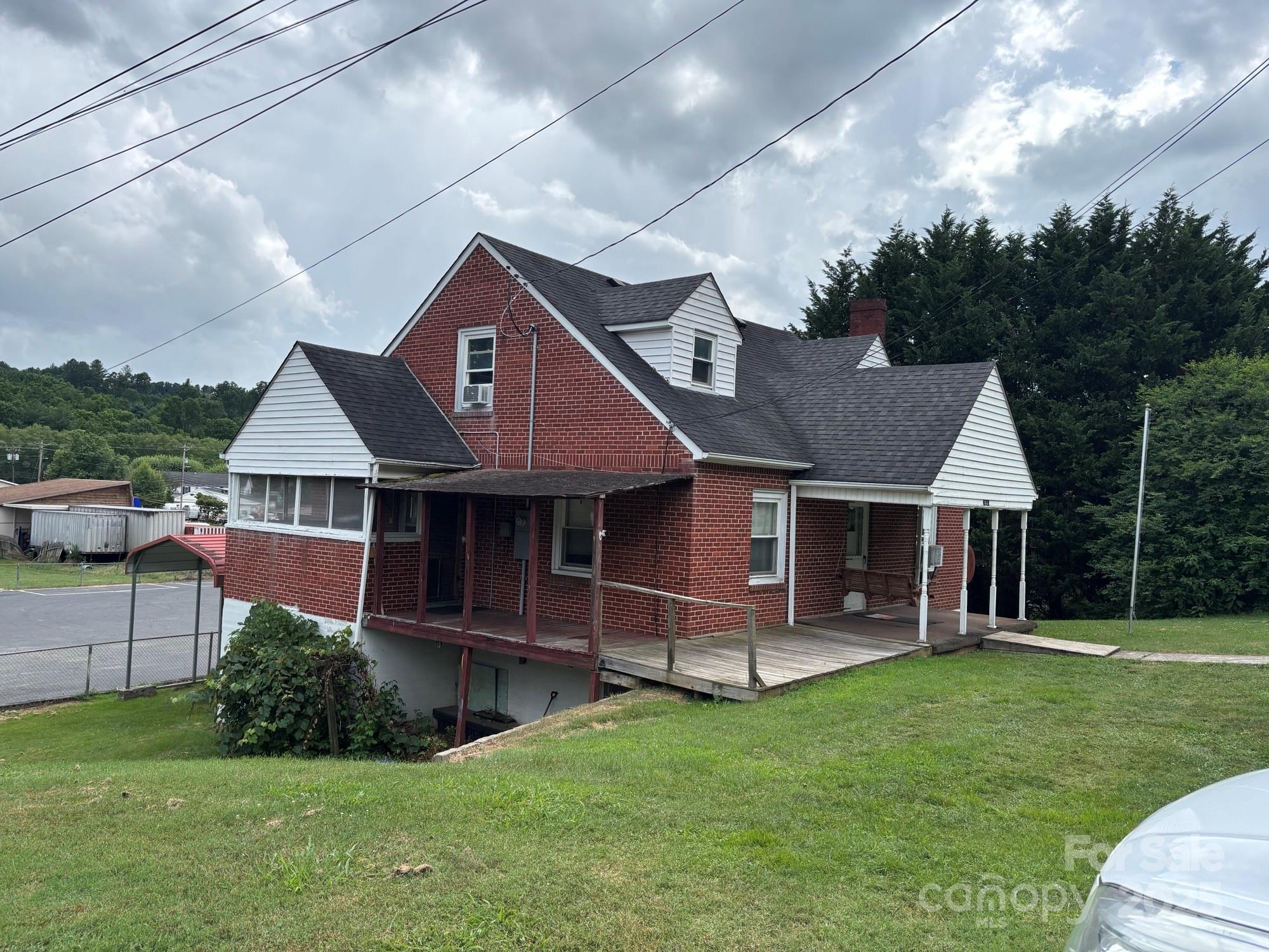 164 Mitchell, Bakersville, NC. property listing photo
