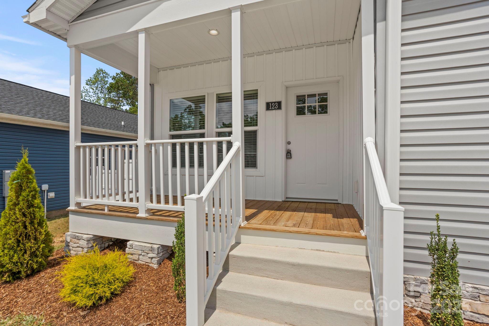 123 Bellamy, Asheville, NC. property listing photo