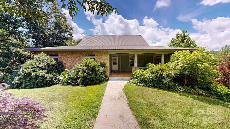 6 Sunrise Valley, Leicester, NC - 4 beds, 3 baths, 3,351 sqft - $750,000