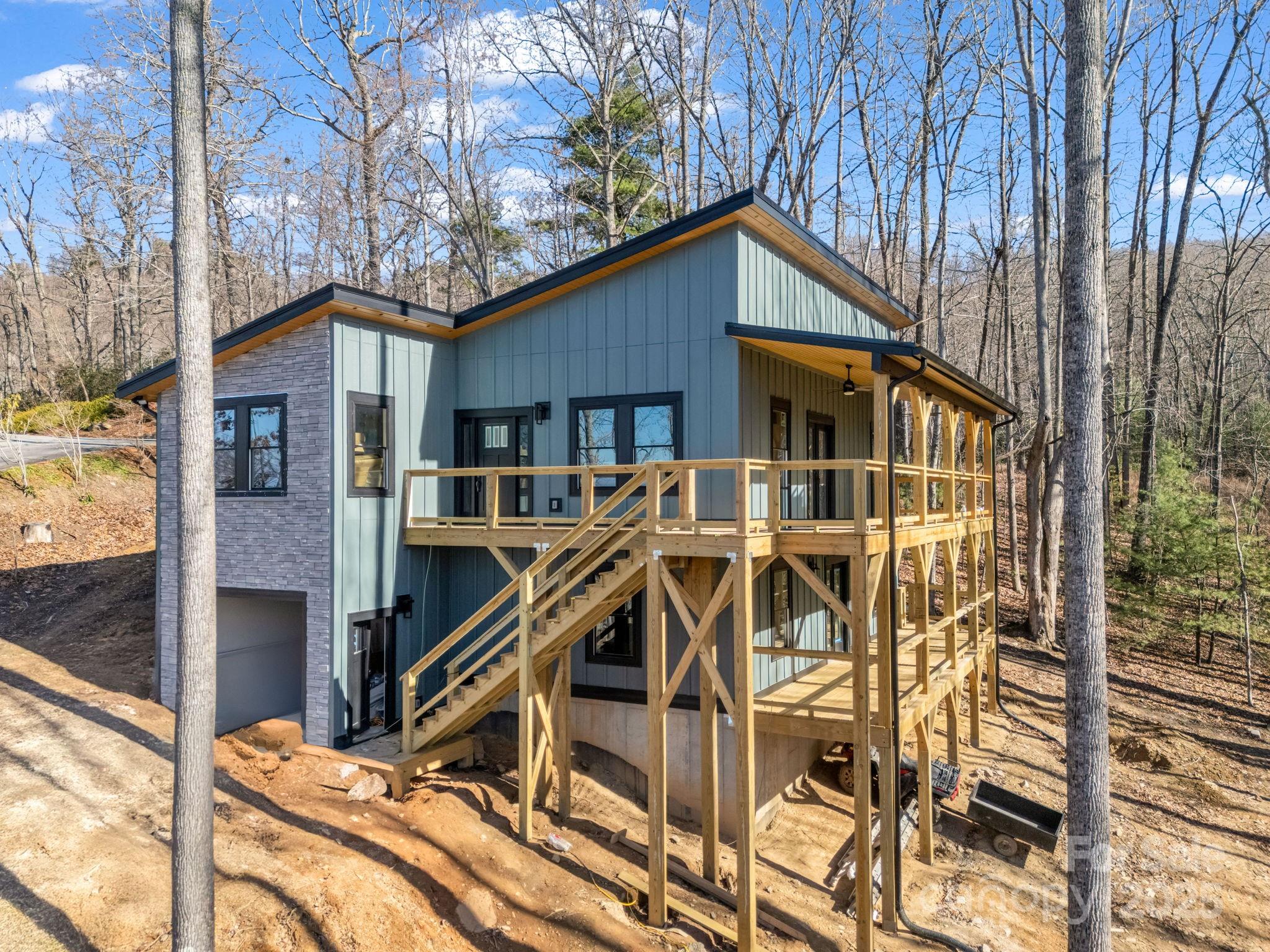 276 Coopers, Hendersonville, NC. property listing photo
