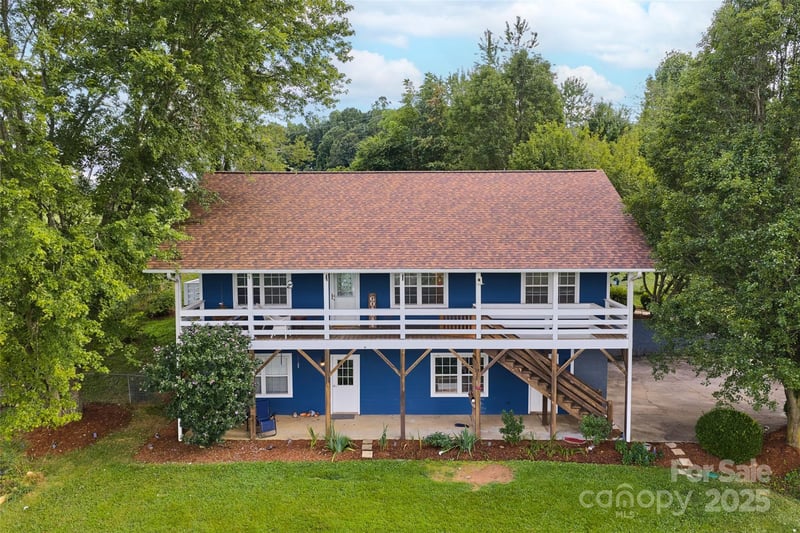271 Breton Ridge Road, Leicester, NC - 3 beds, 3 baths, 2,106 sqft - $505,000