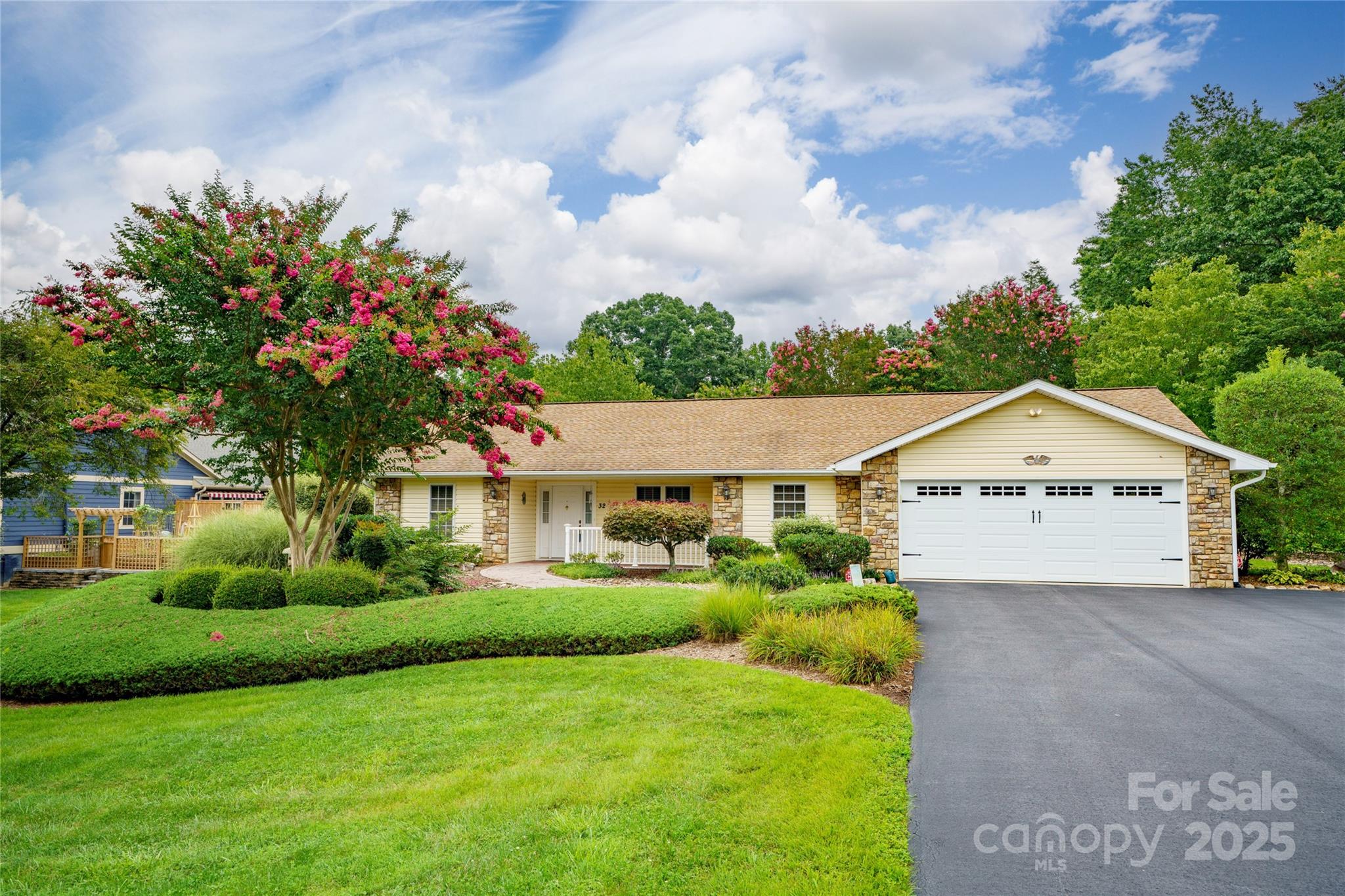 32 Stone House, Hendersonville, NC. property listing photo