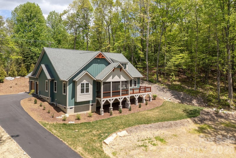 634 Hollybrook Drive, Flat Rock, NC - 3 beds, 2.5 baths, 2,588 sqft - $1,197,000