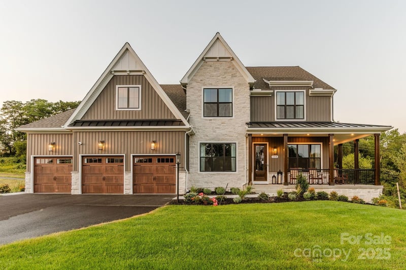 1079 Edgewater Nottingham, Norwood, NC - 4 beds, 3 baths, 3,599 sqft - $562,984