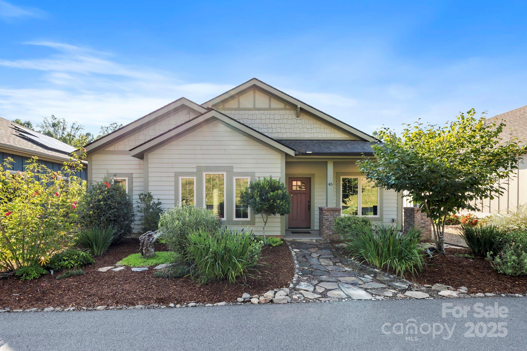 45 Verde, Asheville, NC. property listing photo