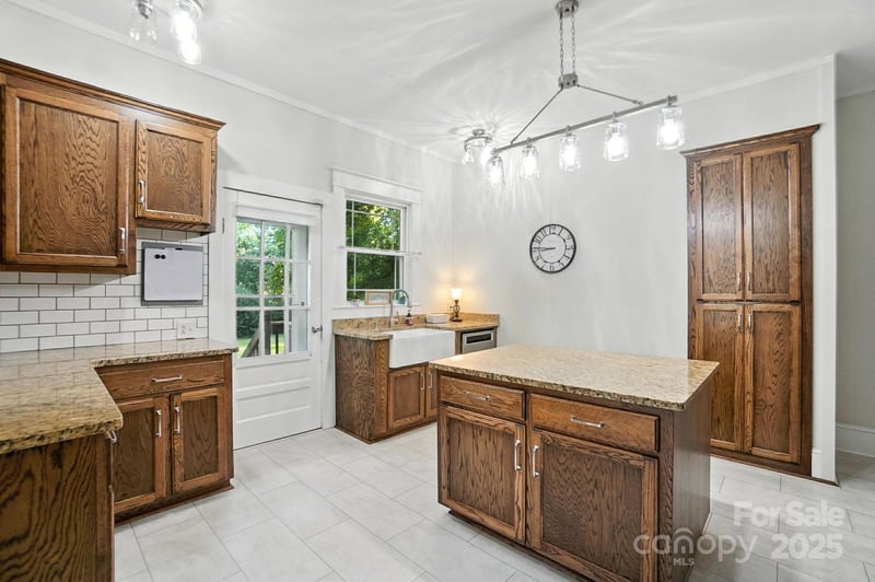502 Elm, Marshville, NC - 4 beds, 3 baths, 2,350 sqft - $365,000