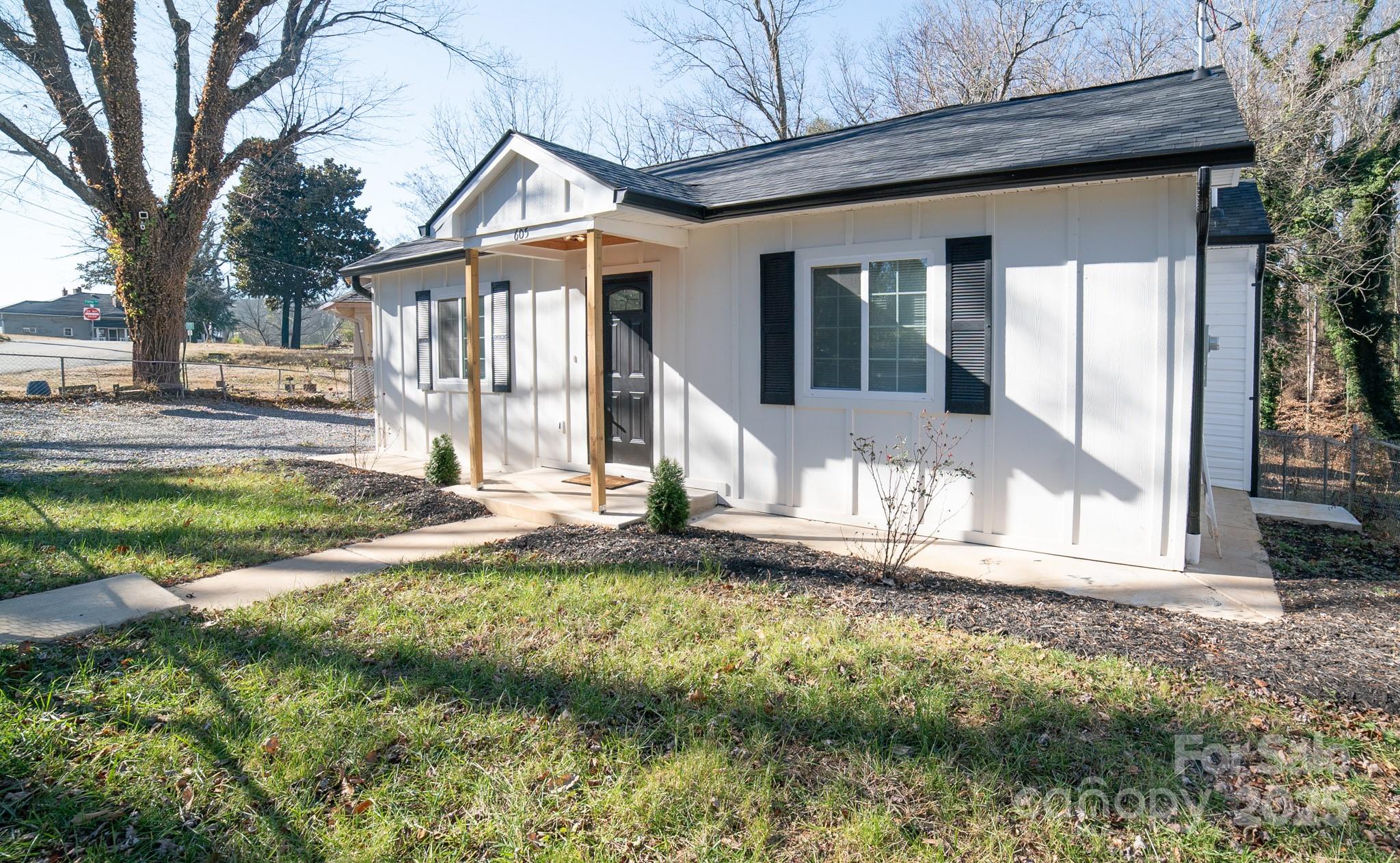 605 Vance, Lenoir, NC. property listing photo