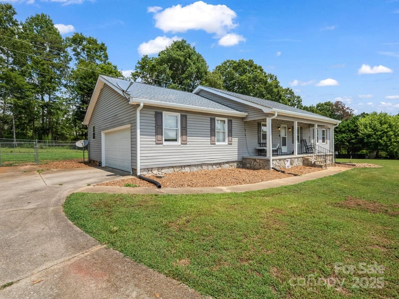 266 Asheland Drive, Ellenboro, NC - 3 beds, 2 baths, 1,657 sqft - $315,000