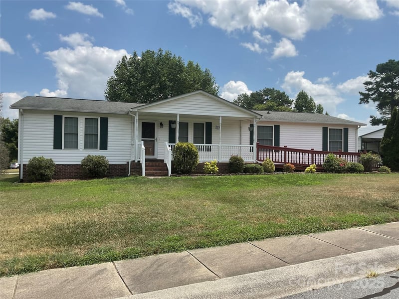 1695 Lemming Drive, Concord, NC - 3 beds, 2 baths, 1,792 sqft - $314,900