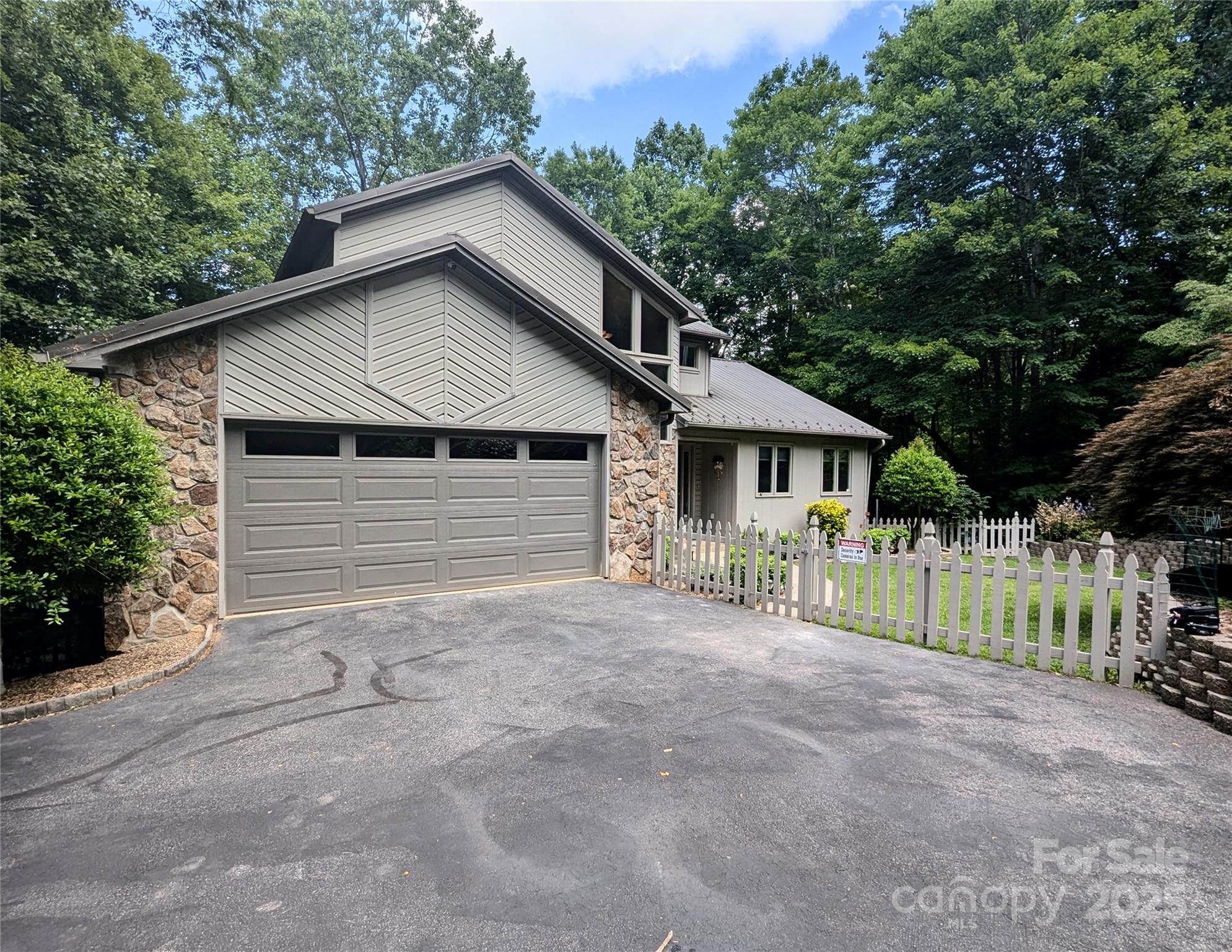2 Pleasant Hill Drive, Franklin, NC. property listing photo