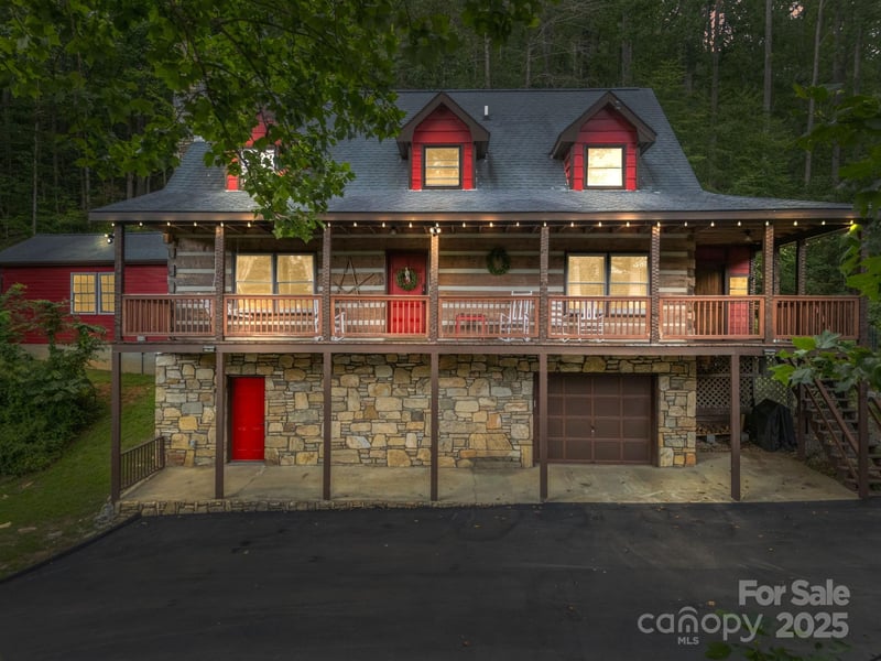 1145 Bearwallow Mountain Road, Hendersonville, NC - 3 beds, 3 baths, 2,969 sqft - $570,000