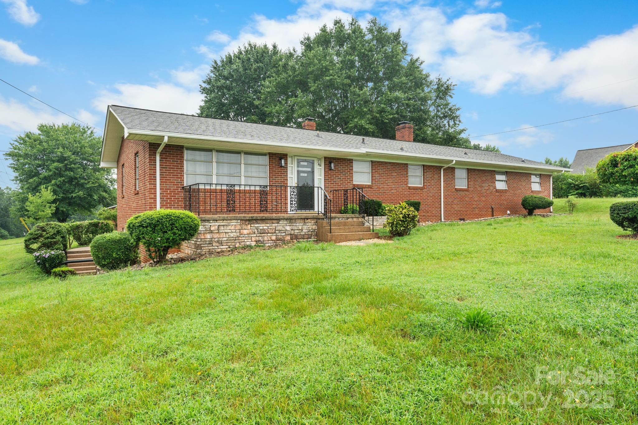 2761 Highland Avenue NE, Hickory, NC. property listing photo