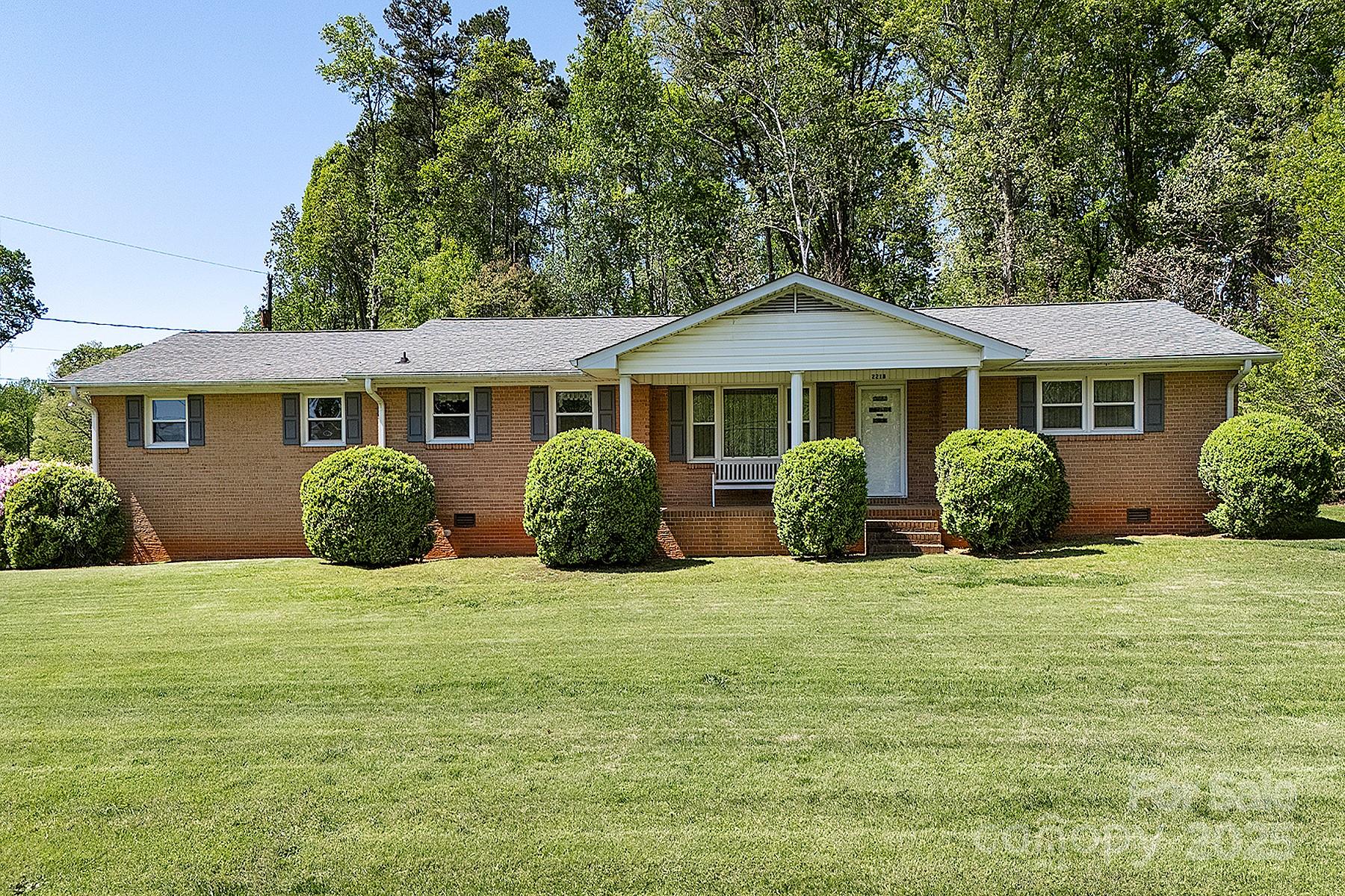 2218 Woodcrest Drive, Kannapolis, NC. property listing photo