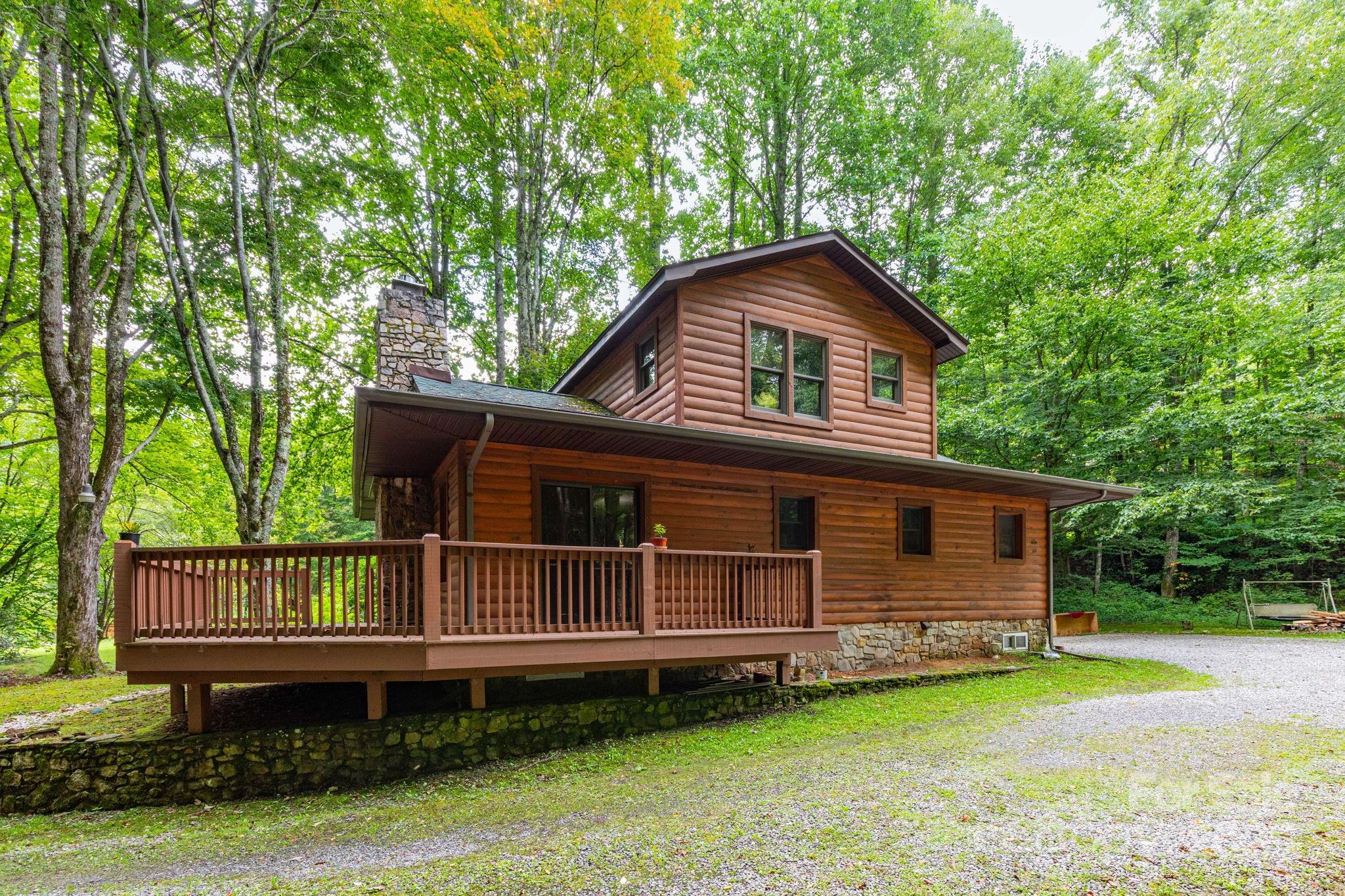 107 Cabin Fever Trail, Maggie Valley, NC. property listing photo