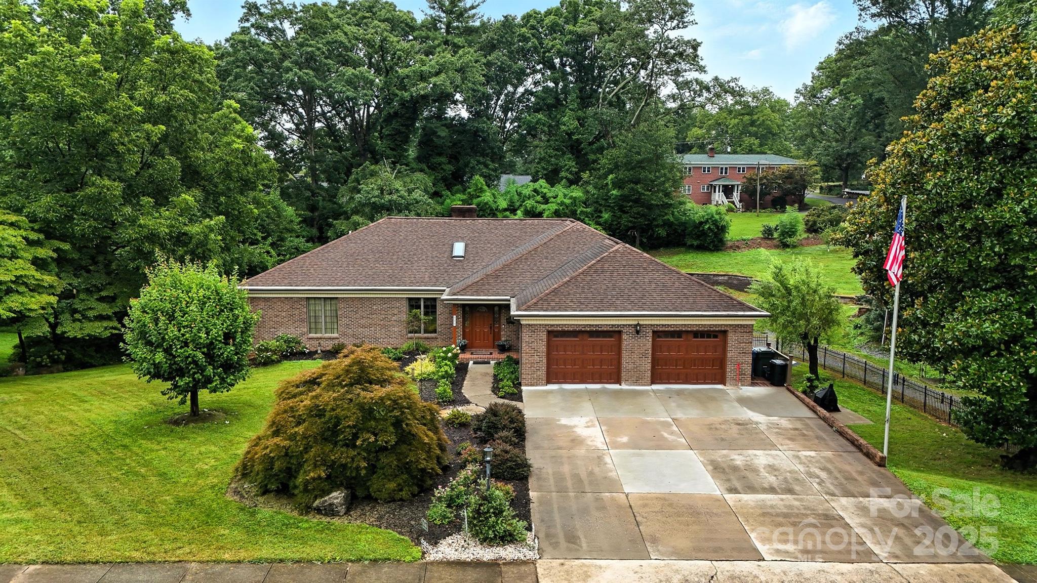 530 5th Street NW, Hickory, NC. property listing photo