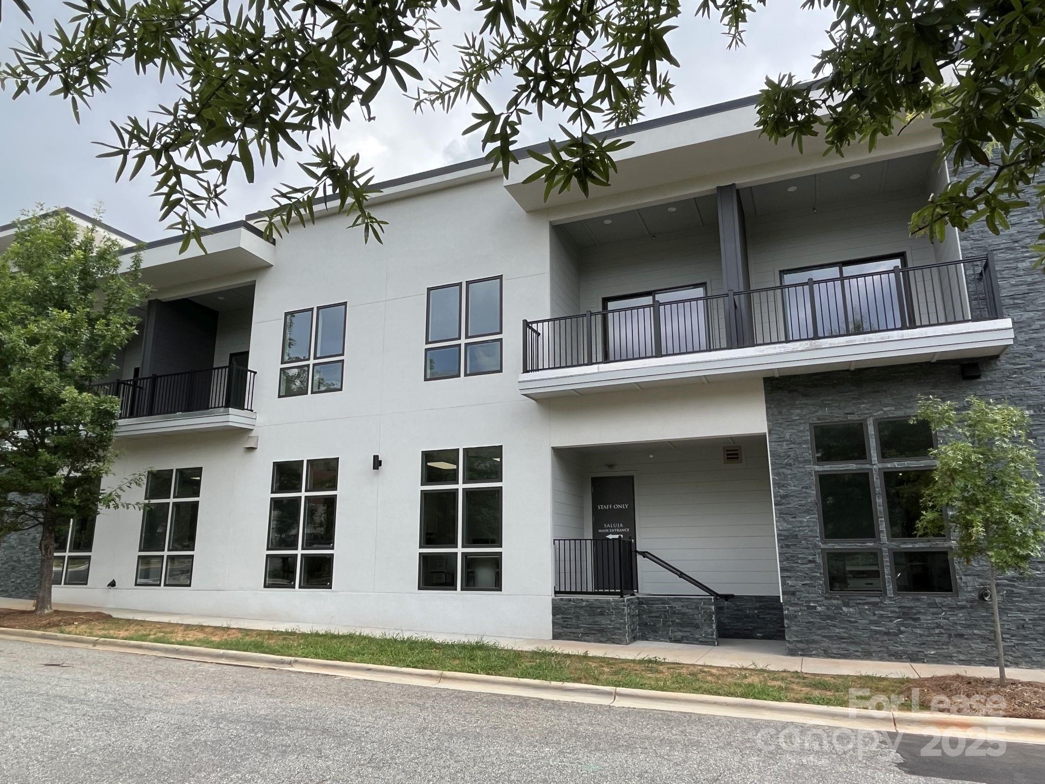 19546 Greentree Way Apt 201, Cornelius, NC. property listing photo