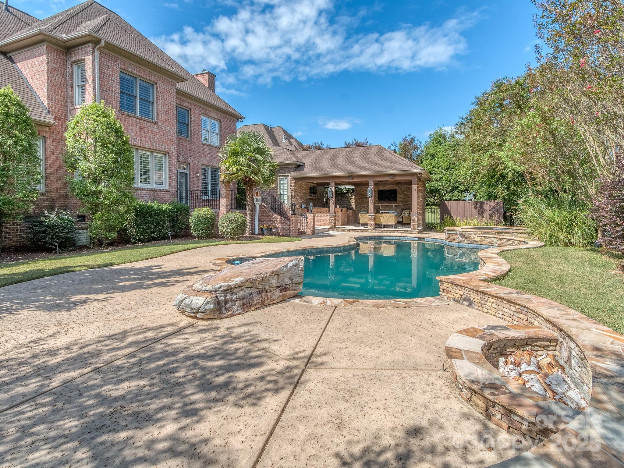 8208 Wingard Road, Waxhaw, NC — property listing photo