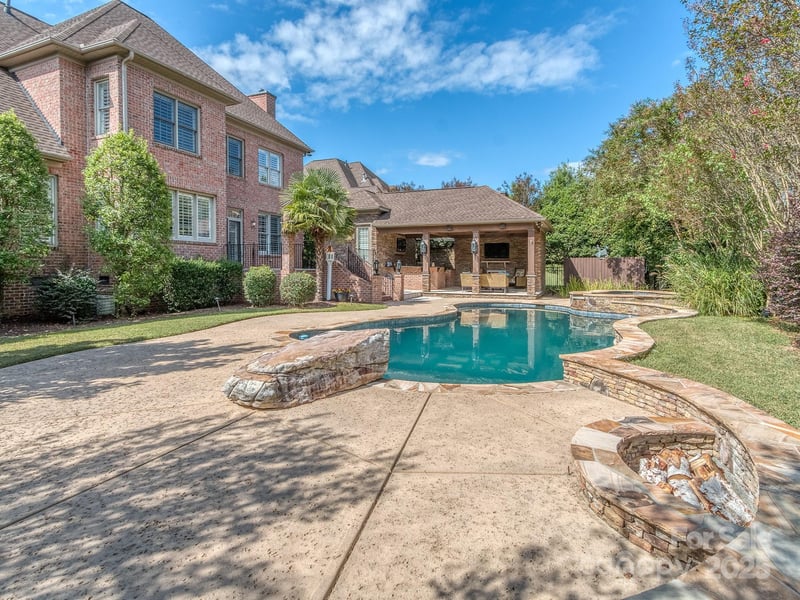 8208 Wingard Road, Waxhaw, NC - 4 beds, 5 baths, 4,548 sqft - $1,295,000