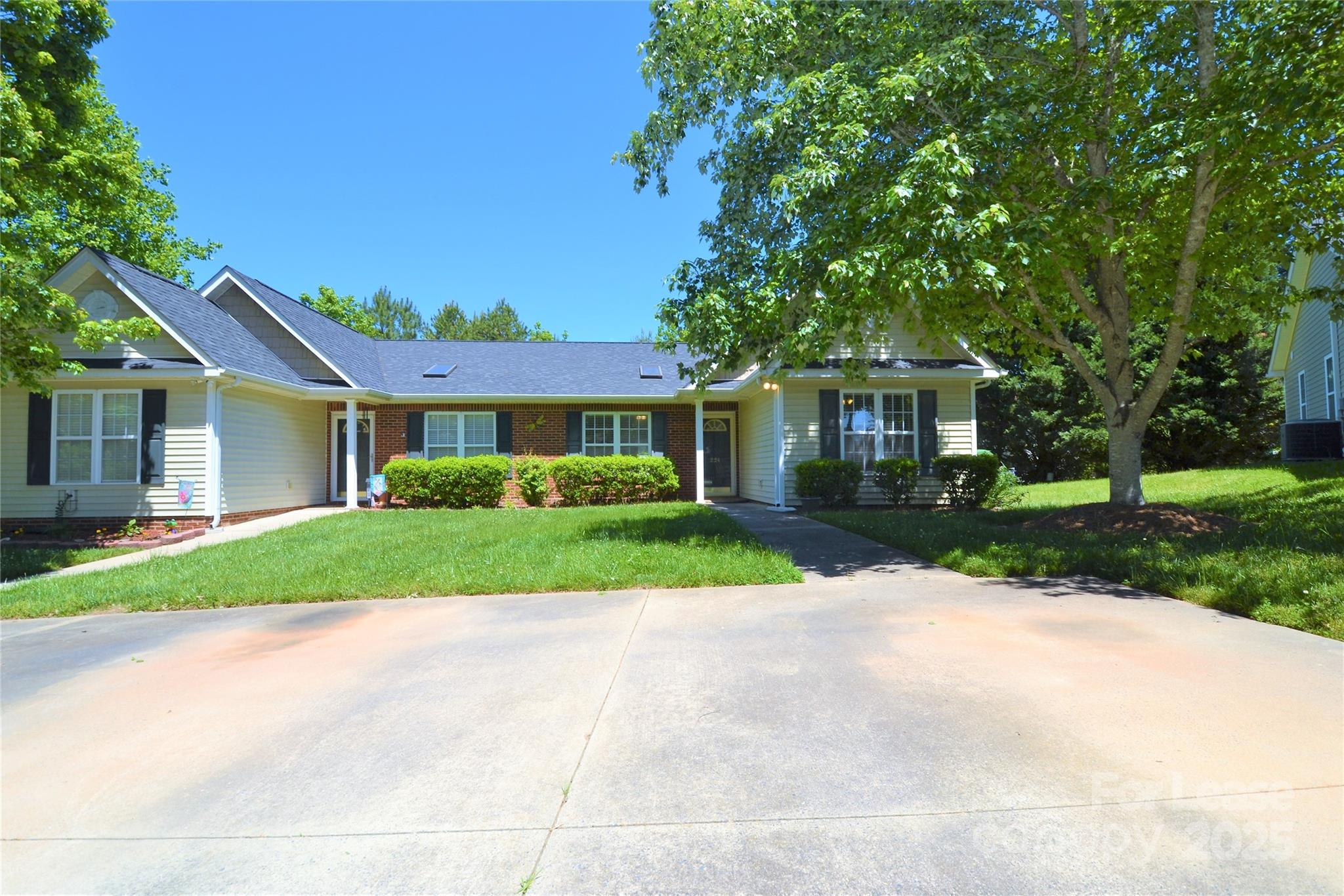 224 Edinburgh Court, Mount Holly, NC. property listing photo