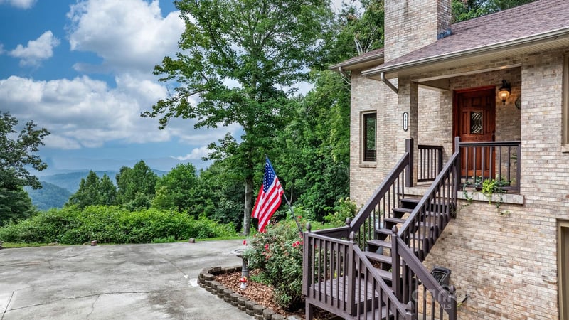 4415 Laurel Ridge Drive, Lenoir, NC - 4 beds, 3.5 baths, 3,288 sqft - $695,000