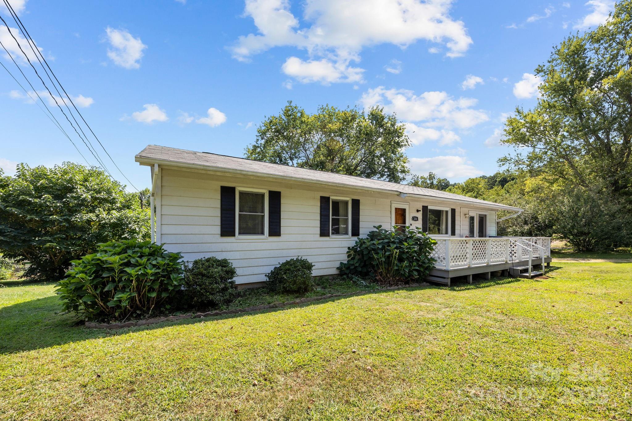204 Cedar Hill Road, Asheville, NC. property listing photo
