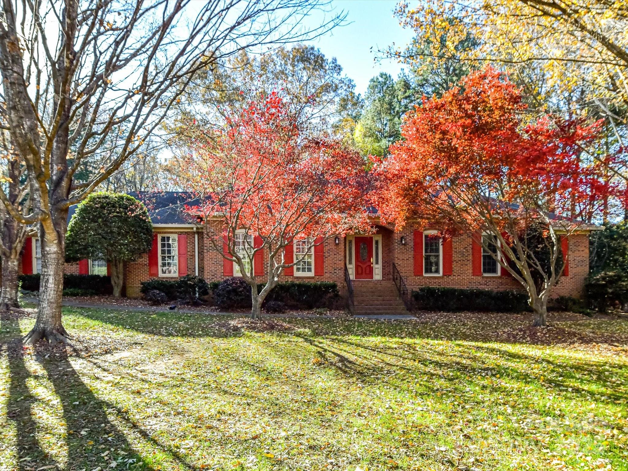 3517 Honeysuckle Drive, Matthews, NC. property listing photo