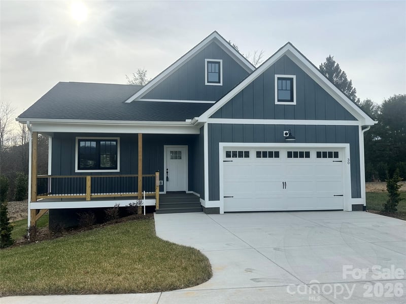 30 Olde Oak Court, Hendersonville, NC - 3 beds, 2 baths, 1,255 sqft - $464,900